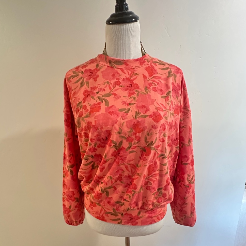 Evereve Red Floral Sweatshirt | Thick & Soft | Size Small
